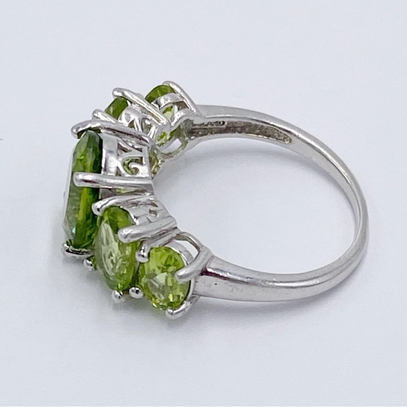 Sterling Silver Green Stone Ring - Picture 5 of 9